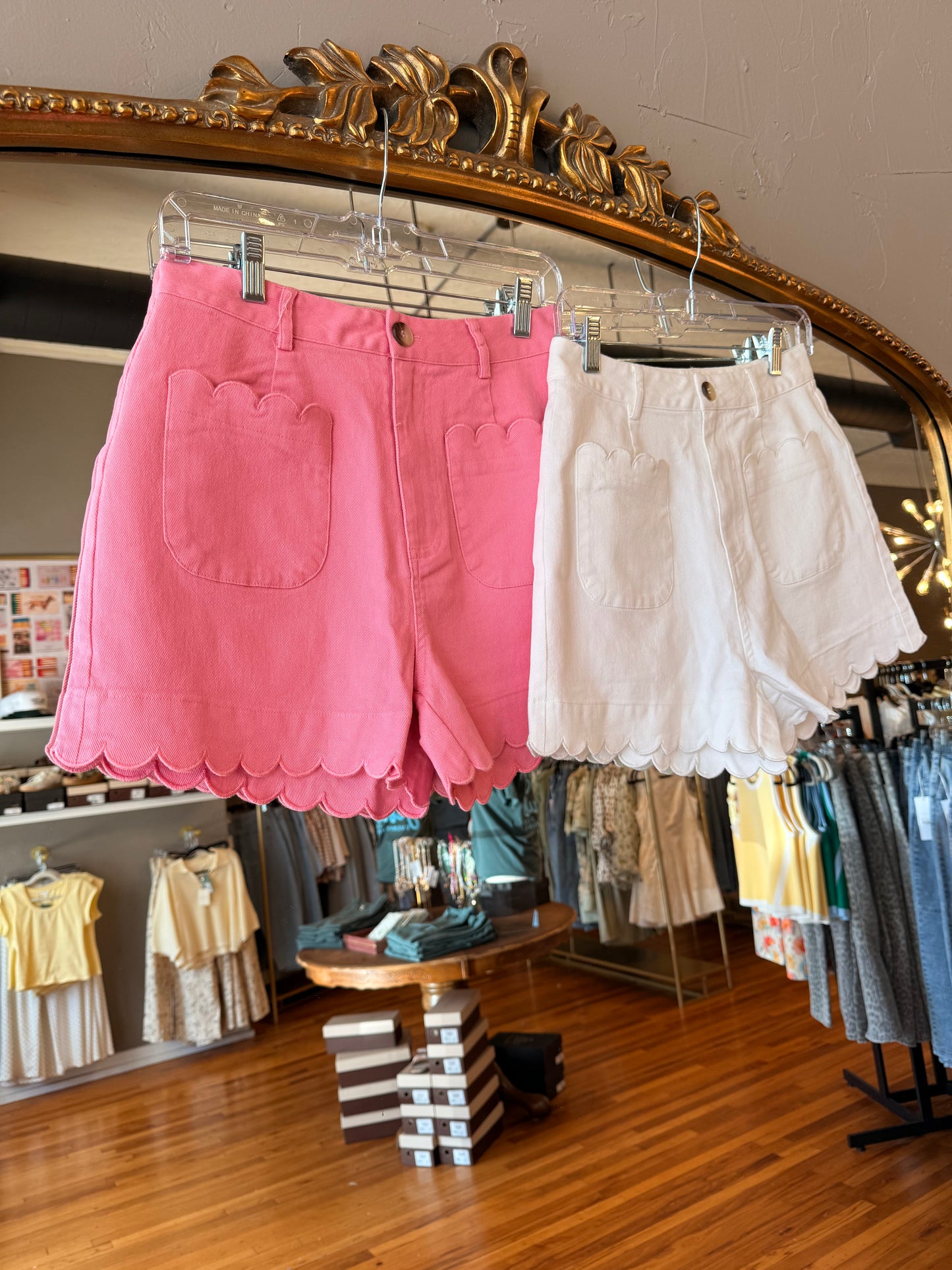 Scalloped Edge Short
