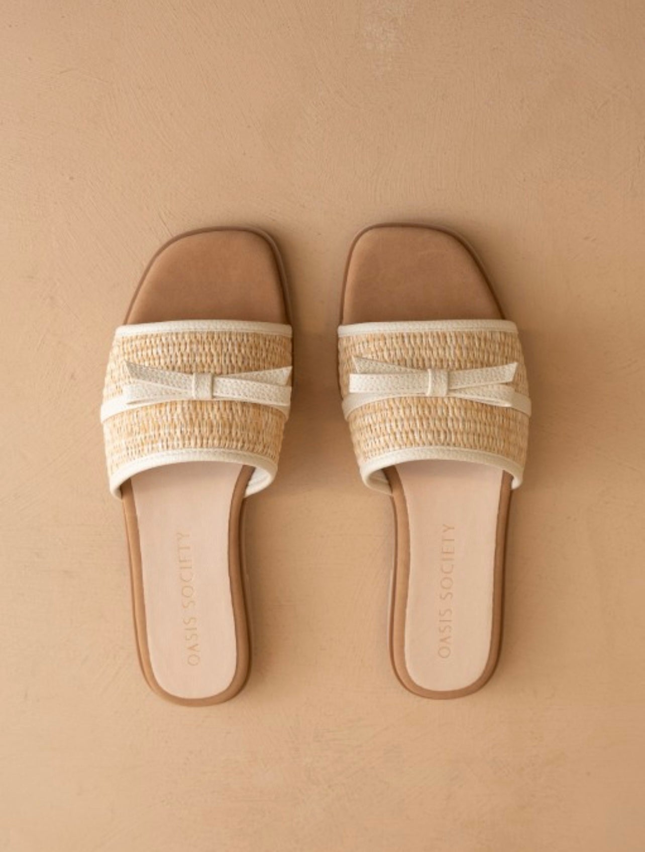 Natural Bow Slide Sandal