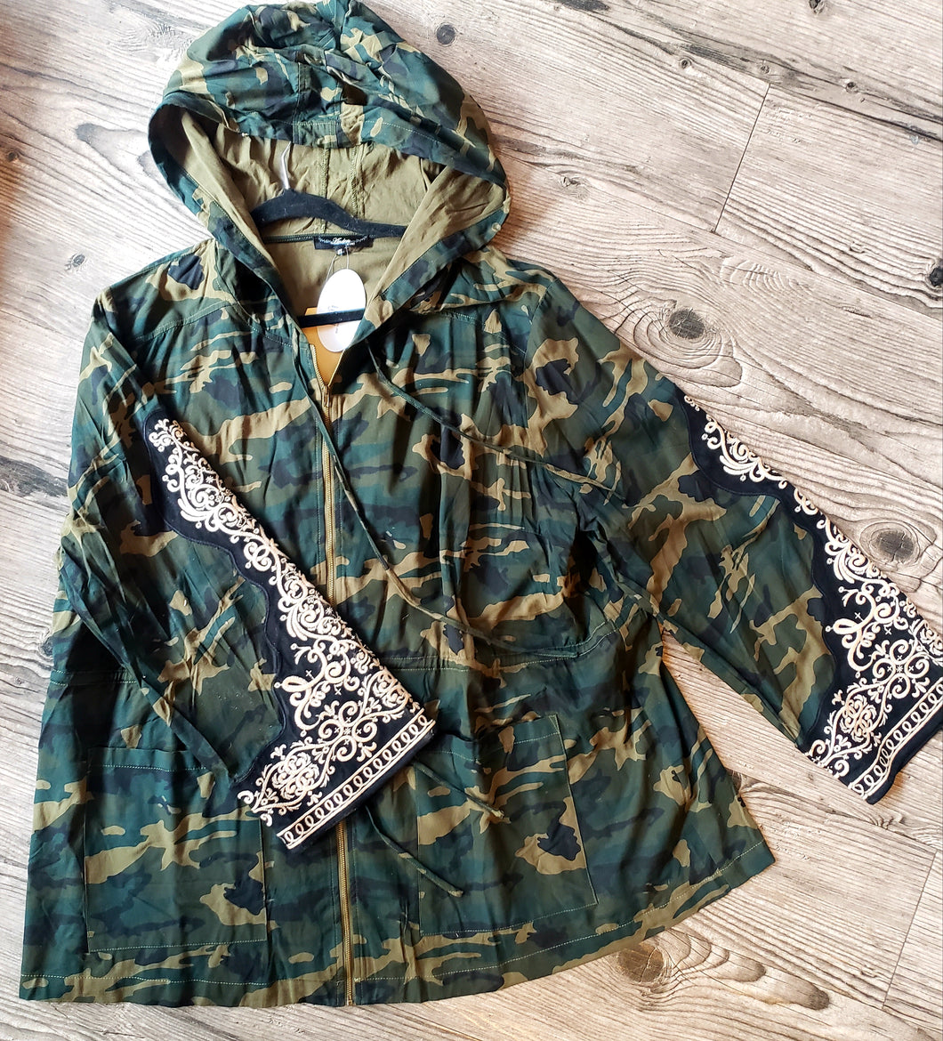 Melody Camo w/ Lace Jacket