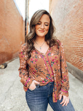 Load image into Gallery viewer, FLORAL BUTTON DOWN