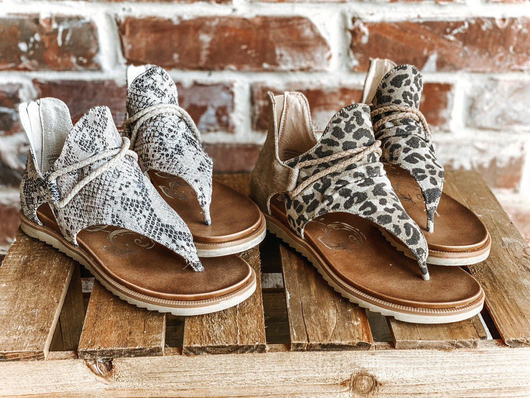 Very G Zip Sandals