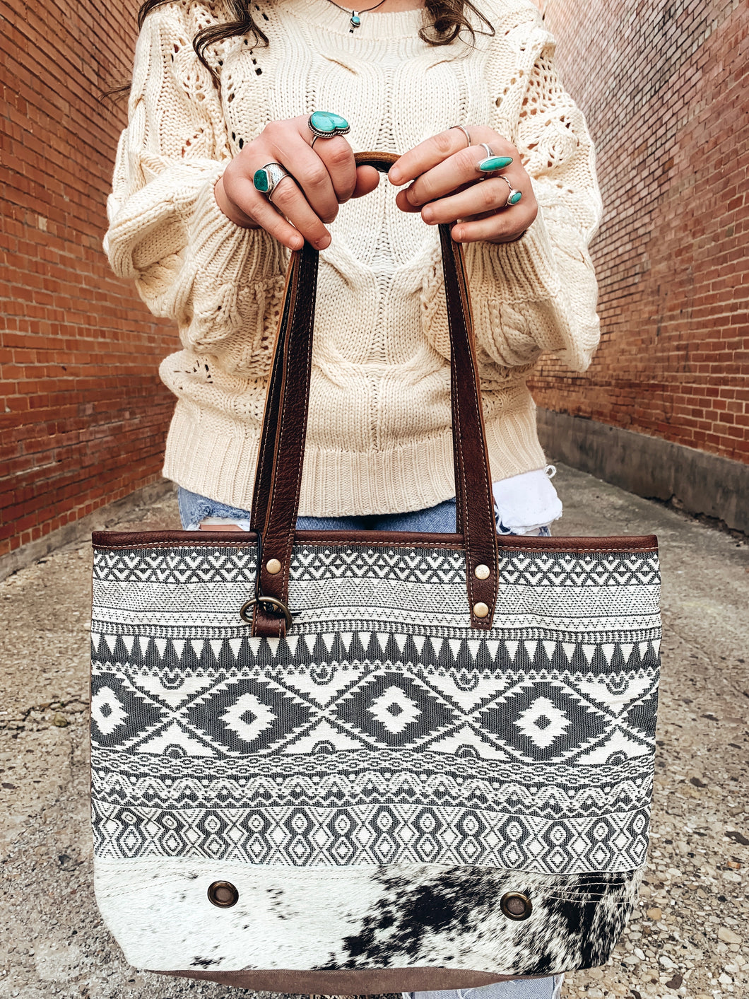 Myra Tote S-1964
