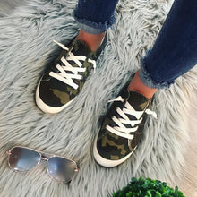 Load image into Gallery viewer, CAMO SNEAKERS
